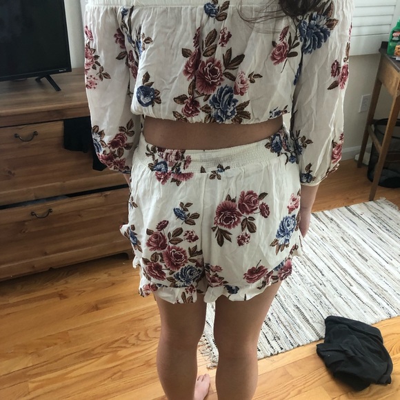 Floral set - Picture 2 of 4